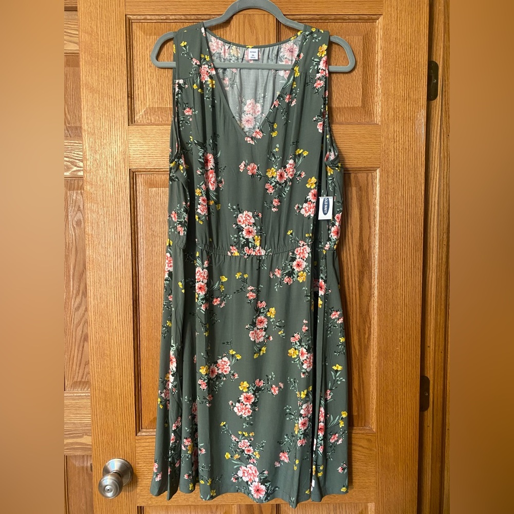 Old Navy Shift Dress - NWT